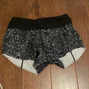 women’s lulu size 2 shorts